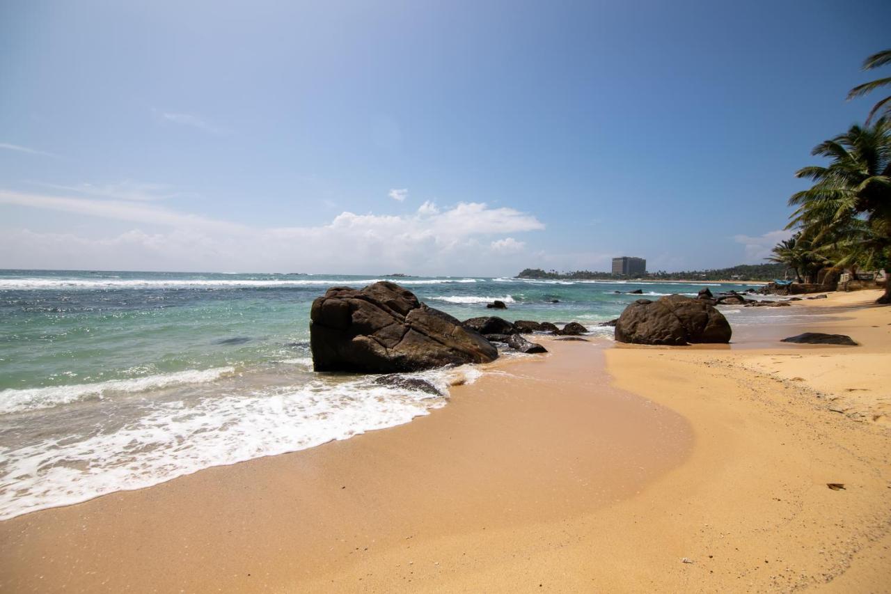 Happy Beach Villa Resort Unawatuna Exterior photo
