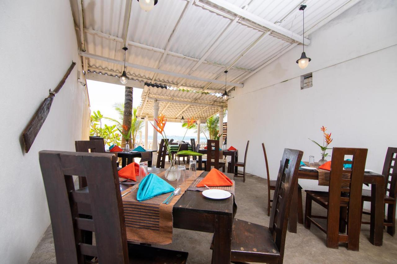 Happy Beach Villa Resort Unawatuna Exterior photo