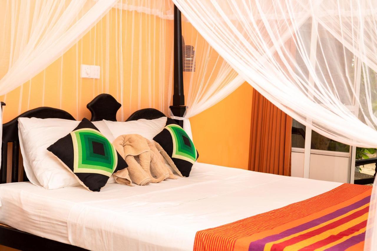 Happy Beach Villa Resort Unawatuna Exterior photo